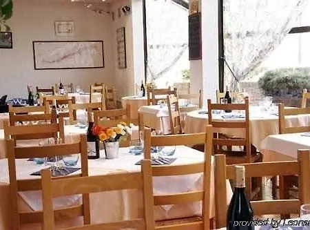 Central Hotel 호텔 크레테일