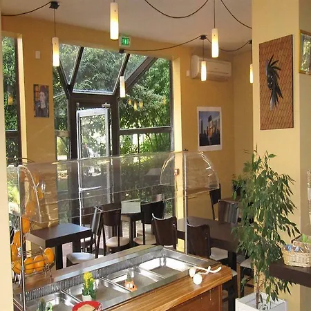 Central Hotel Отель 2*