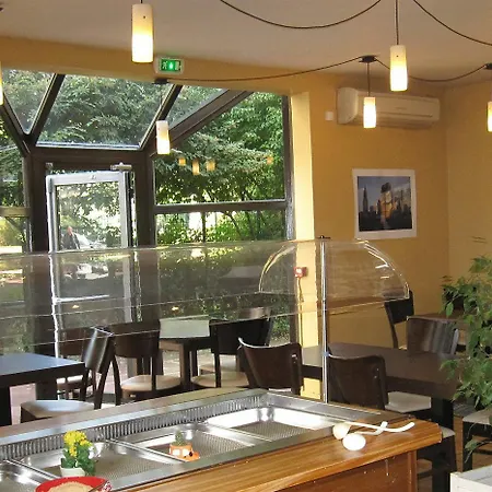 Hotel Central Hotel 2*