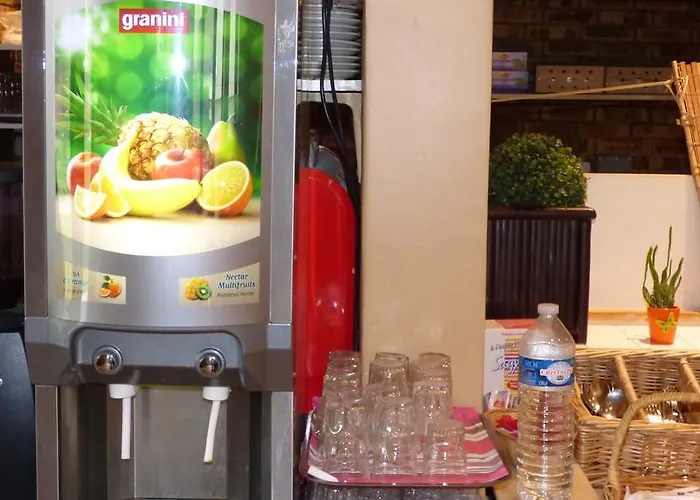 Central Hotel ホテル 2*