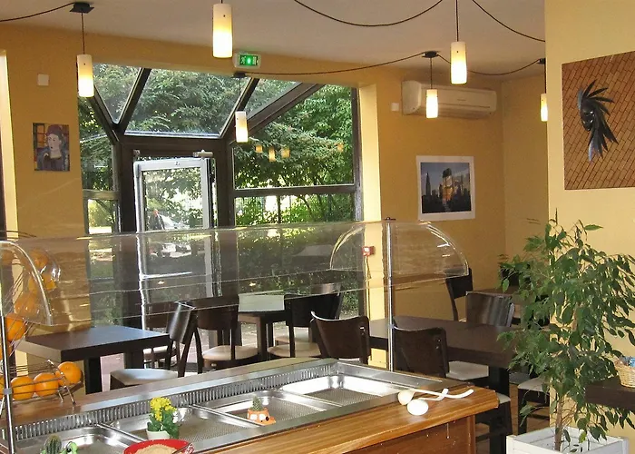 ホテル Central Hotel 2*